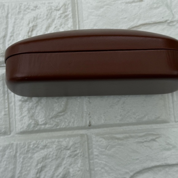 Longchamp Tan Hard Clamshell Glasses Case - Picture 8 of 9